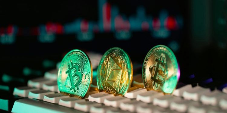 Bitcoin Must Hold $106,000 And $98,000 To Avoid Breakdown