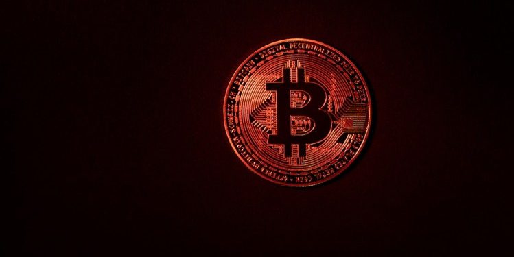 Analyst Predicts Bitcoin Price Crash: Rejection From $120K Puts Altcoins At Risk