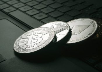 Whale Rotation Alert: Bitcoin Dump, Ethereum Accumulation Rising