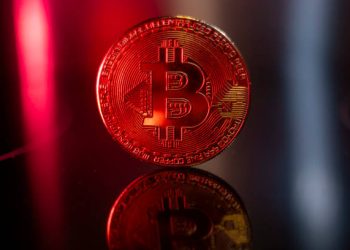 Bitcoin Daily Close Spurs Caution – $110,500 Breakdown Could Shift Momentum