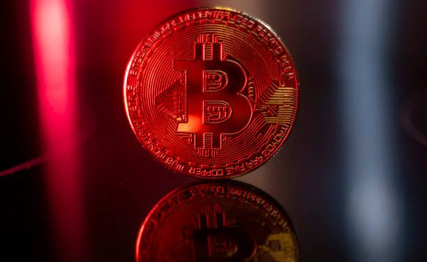 Bitcoin Daily Close Spurs Caution – $110,500 Breakdown Could Shift Momentum