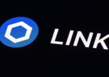 Chainlink Consolidates Near Resistance, Is A Bigger Rally In Sight?