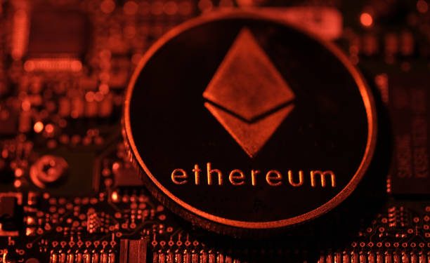 Ethereum Price Squeezed In Falling Channel – Bulls Eye Rebound To $4,788 If This Support Holds