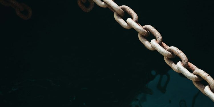Chainlink Tipped To Outshine XRP In Global Banking Links: Analyst
