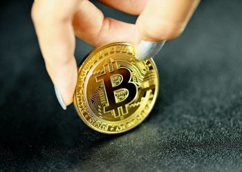 Bitcoin ETF Market Flashes Warning: IBIT Outflows Paired With Drop In Tron USDT Transfers