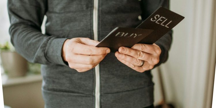 Chainlink Ready For Massive Breakout? A 15% Drop May Come First