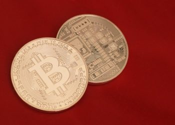 Bitcoin Macro Retracement Meets Mid-Range Battle – Will Bulls Reclaim Momentum?