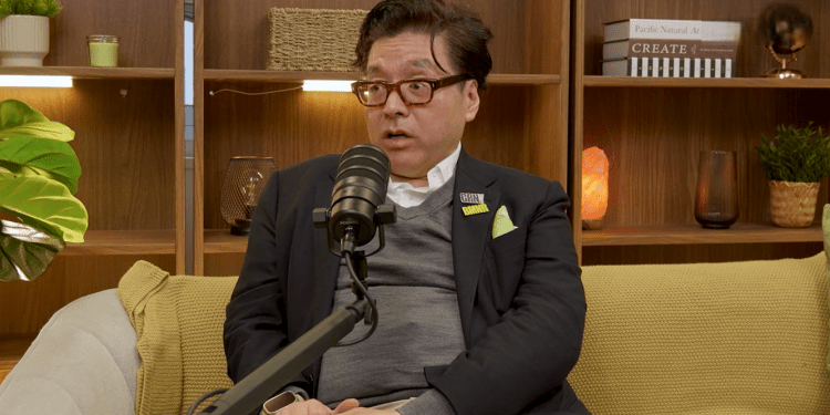 Tom Lee Still Sees Bitcoin At $250,000 But Warns 2026 Gets ‘Jagged’