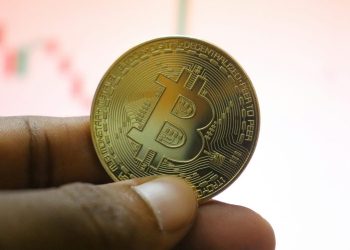 Bitcoin Faces Test After Venezuela Attack, But Analyst Sees No Major Pullback
