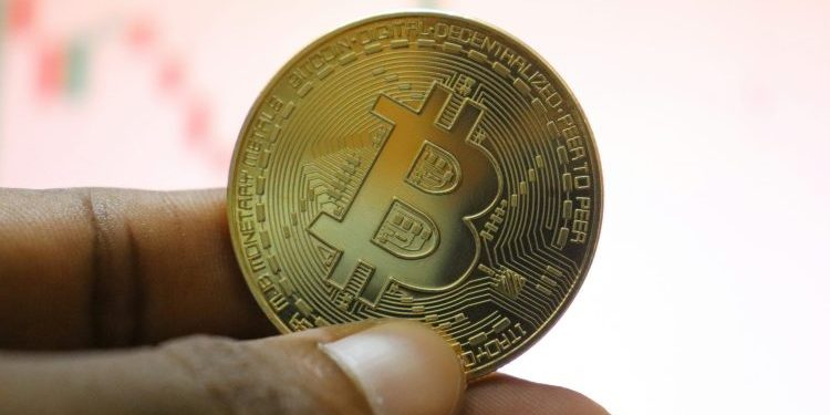 Bitcoin Faces Test After Venezuela Attack, But Analyst Sees No Major Pullback