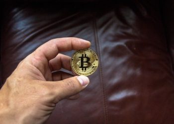 Why The Bitcoin Price Crash Toward $60,000 Was “Necessary”
