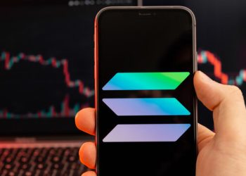 Solana Returns To A Critical Demand Zone — Trend Reload Or Breakdown Risk?