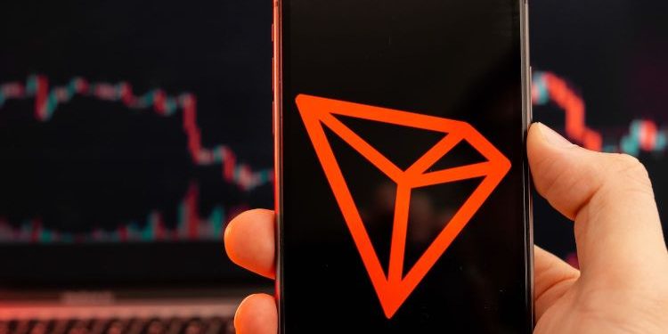 Tron Accumulates TRX, Price Pops As Justin Sun Weighs In